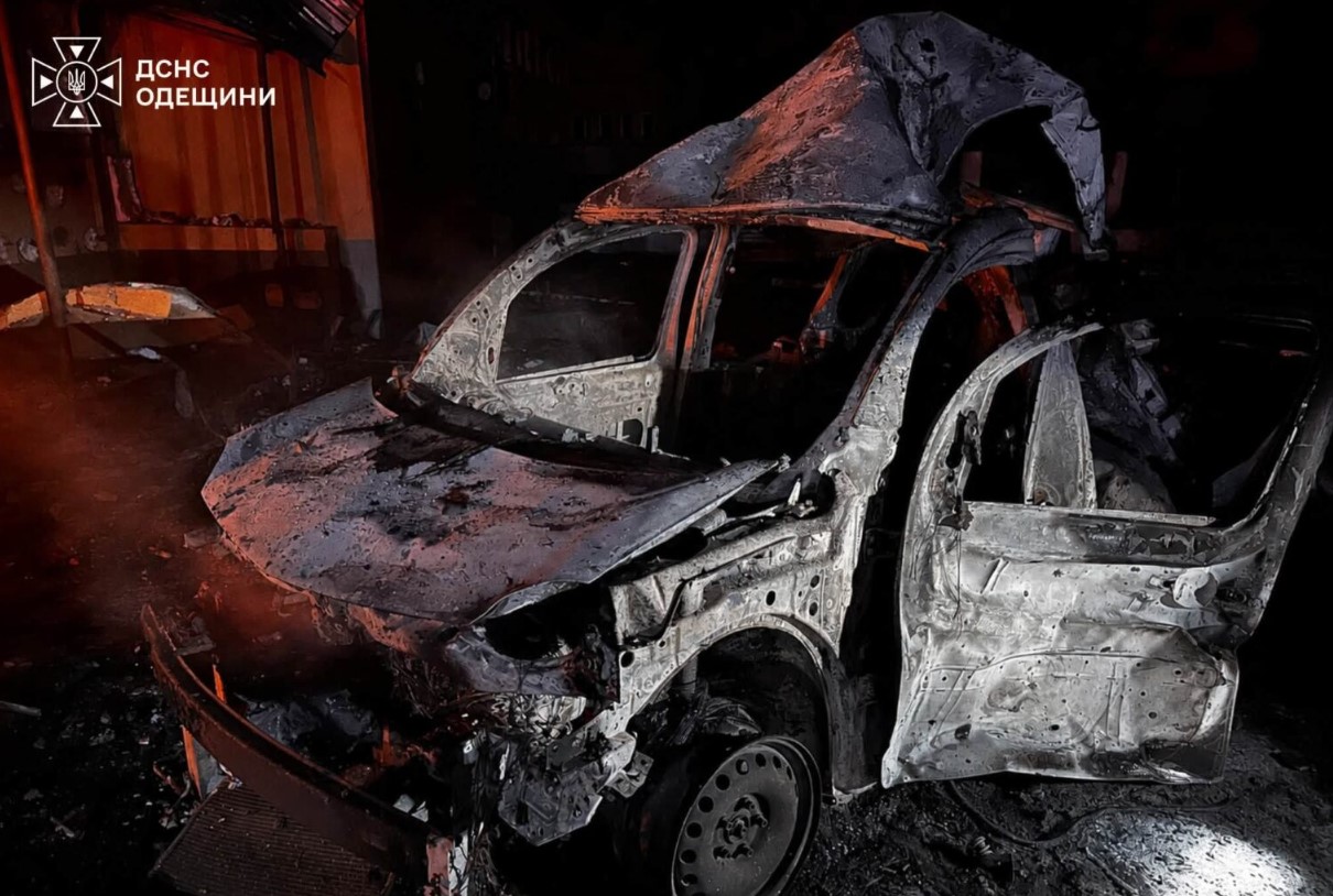 Будівлю взуттєвої фабрики зруйнували дрони в Одеській області - фото 2