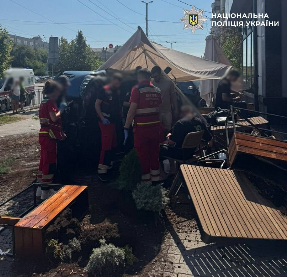 Зіштовхнулись дві BMW: в поліції розповіли деталі ДТП в Києві - фото 2