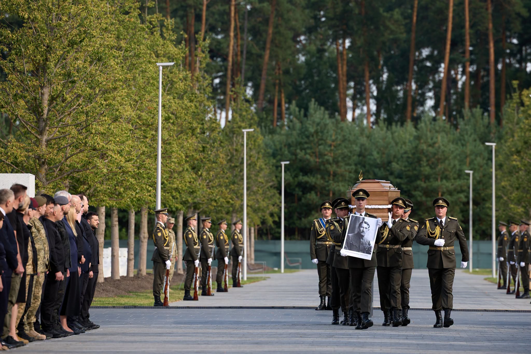 Євгена Коновальця перепоховали в Україні: полковник УНР знайшов спочинок на Національному військовому меморіальному кладовищі - фото 3