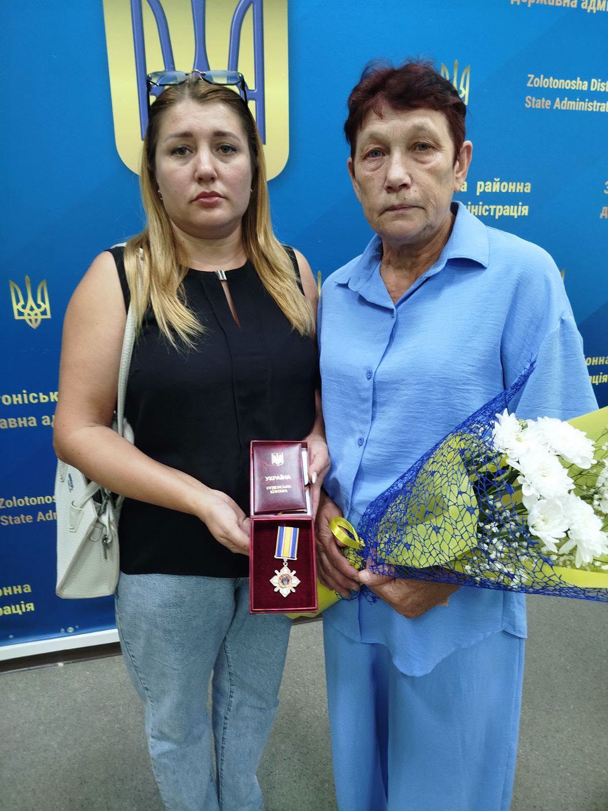 Посмертні ордени «За мужність» передали родинам воїнів з Черкащини