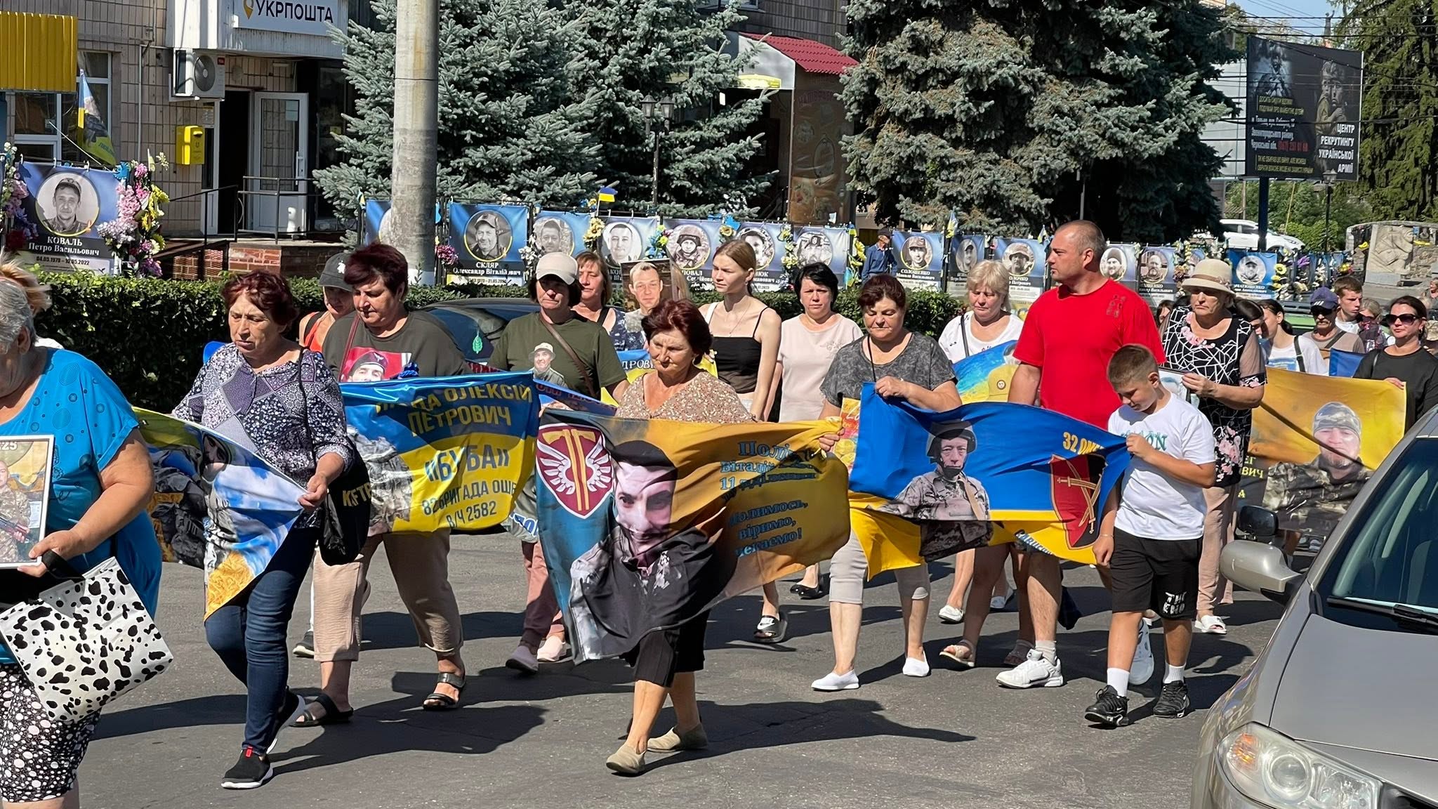 «Не мовчи. Полон вбиває» — на Черкащині молилися за полонених і безвісти зниклих воїнів. Фото