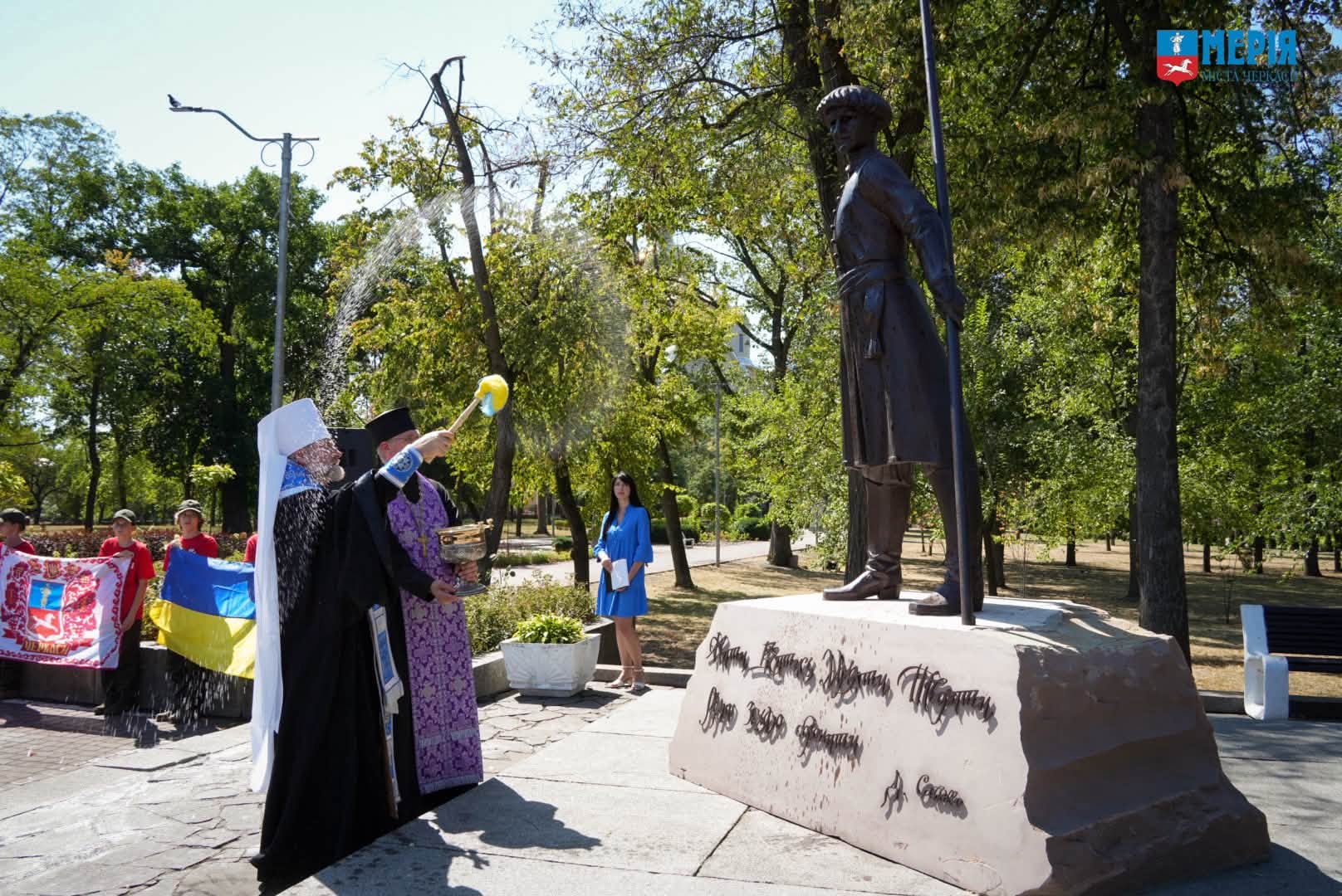 У Черкасах відкрили скульптуру «Джура» - фото 2