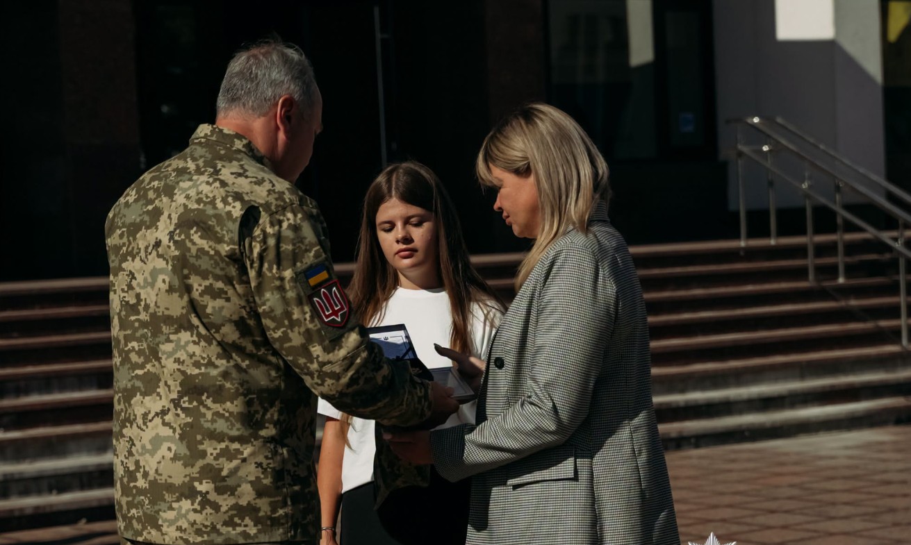 Шестеро поліцейських Черкащини посмертно нагороджені «Комбатантським хрестом» - фото 2