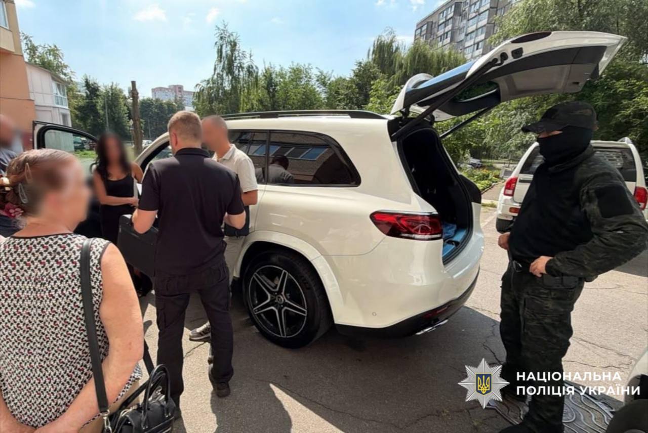 Намагався продати чужий будинок у Бучі за понад 100 тисяч доларів: шахраю повідомили про підозру