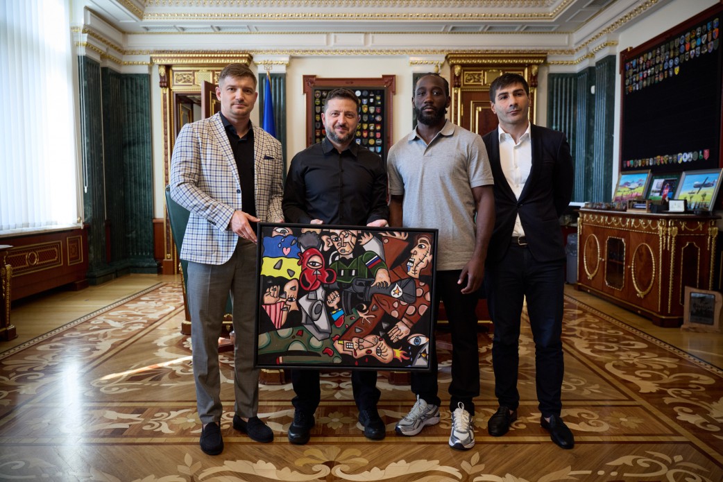 Пояс WBC та цуценя Фрея: Зеленський провів зустріч із боксером Теренсом Кроуфордом