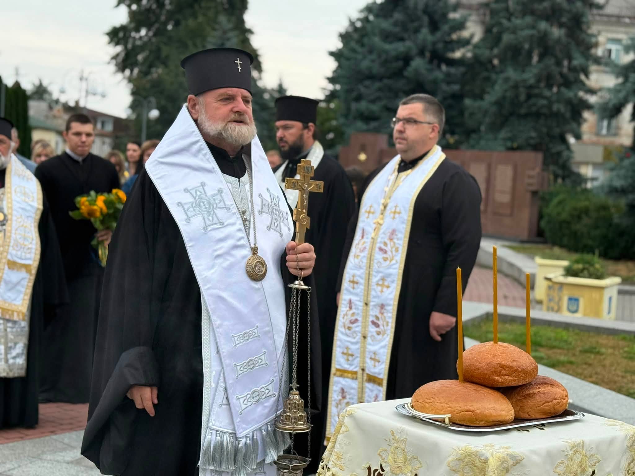У Черкасах на площі молилися за полеглих Героїв. Фото - фото 3