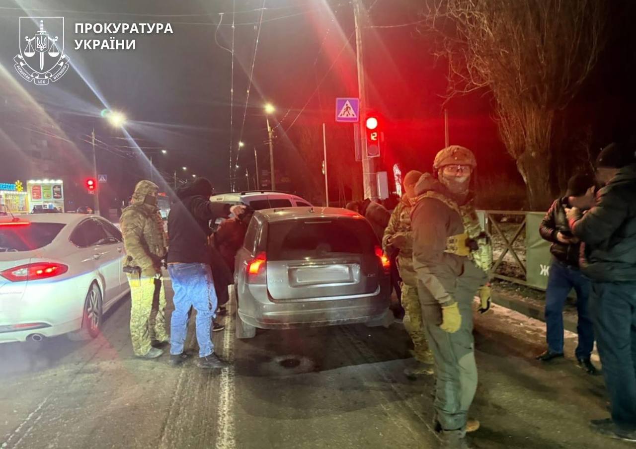 На Черкащині вручили підозри банді вимагачів - фото 2