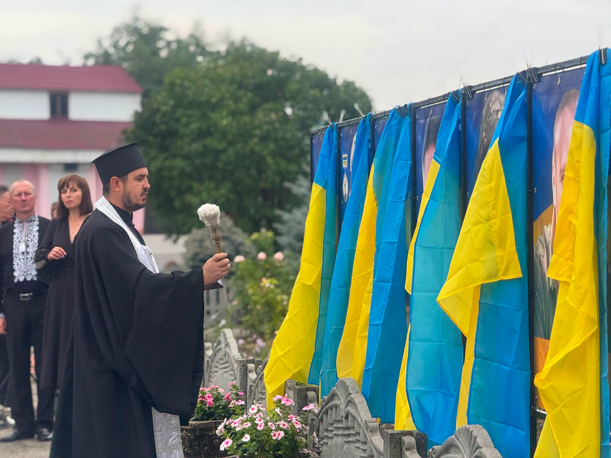 На Черкащині відкрили Алею Героїв із 12 портретами - фото 2