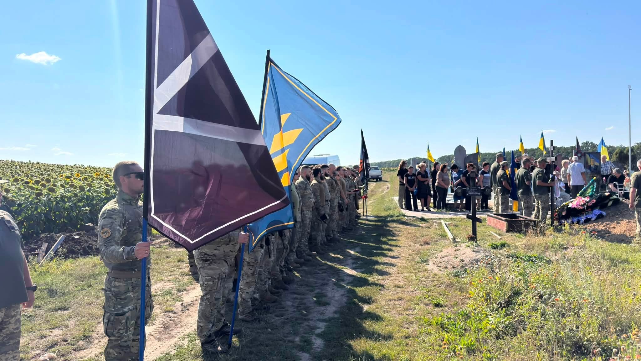 Повернулися додому назавжди: у Кам’янці поховали двох військовослужбовців