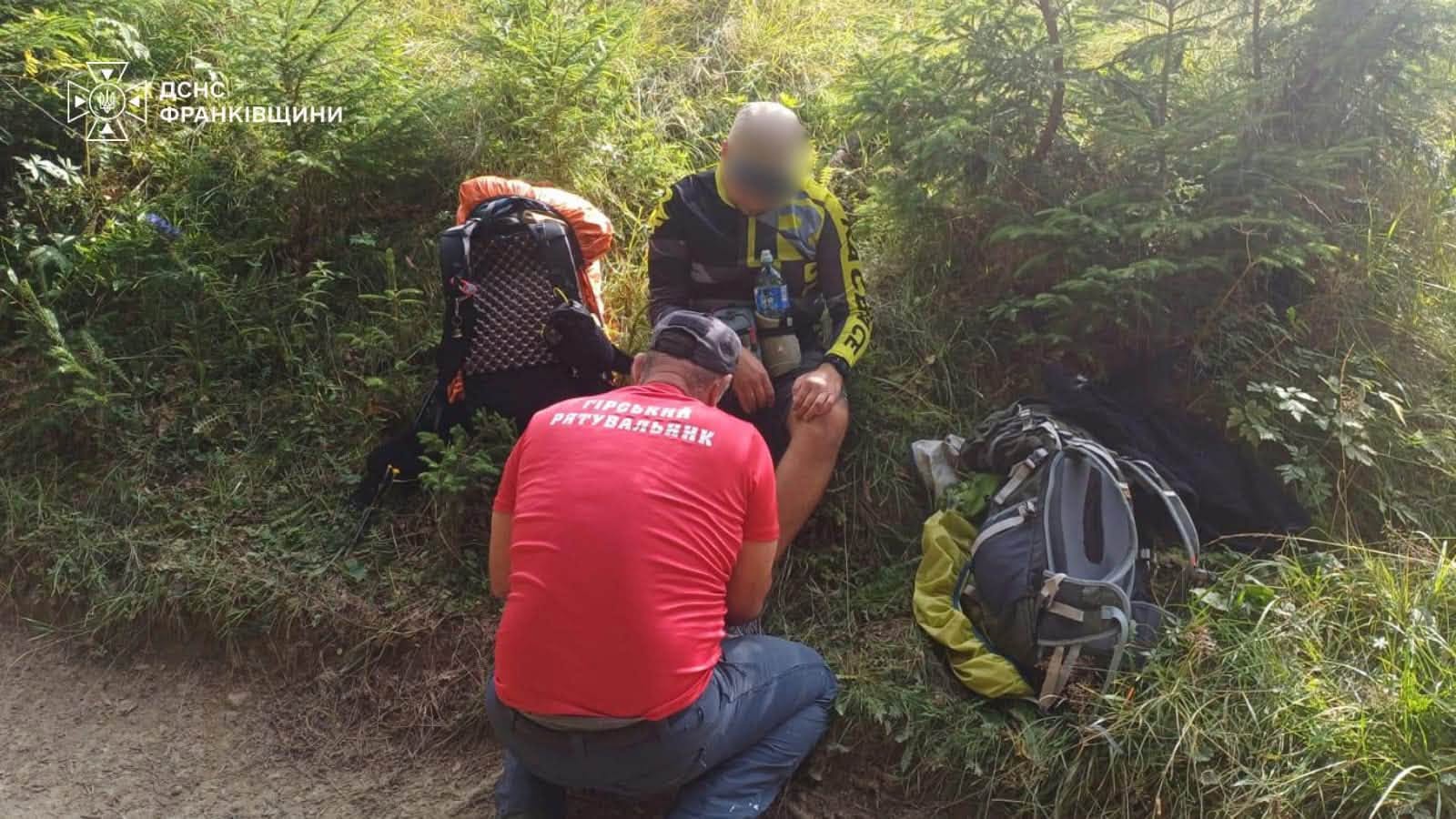 Рятувальники надали допомогу мешканцям Києва та Ірпеня, які травмувались у Прикарпатті - фото 2