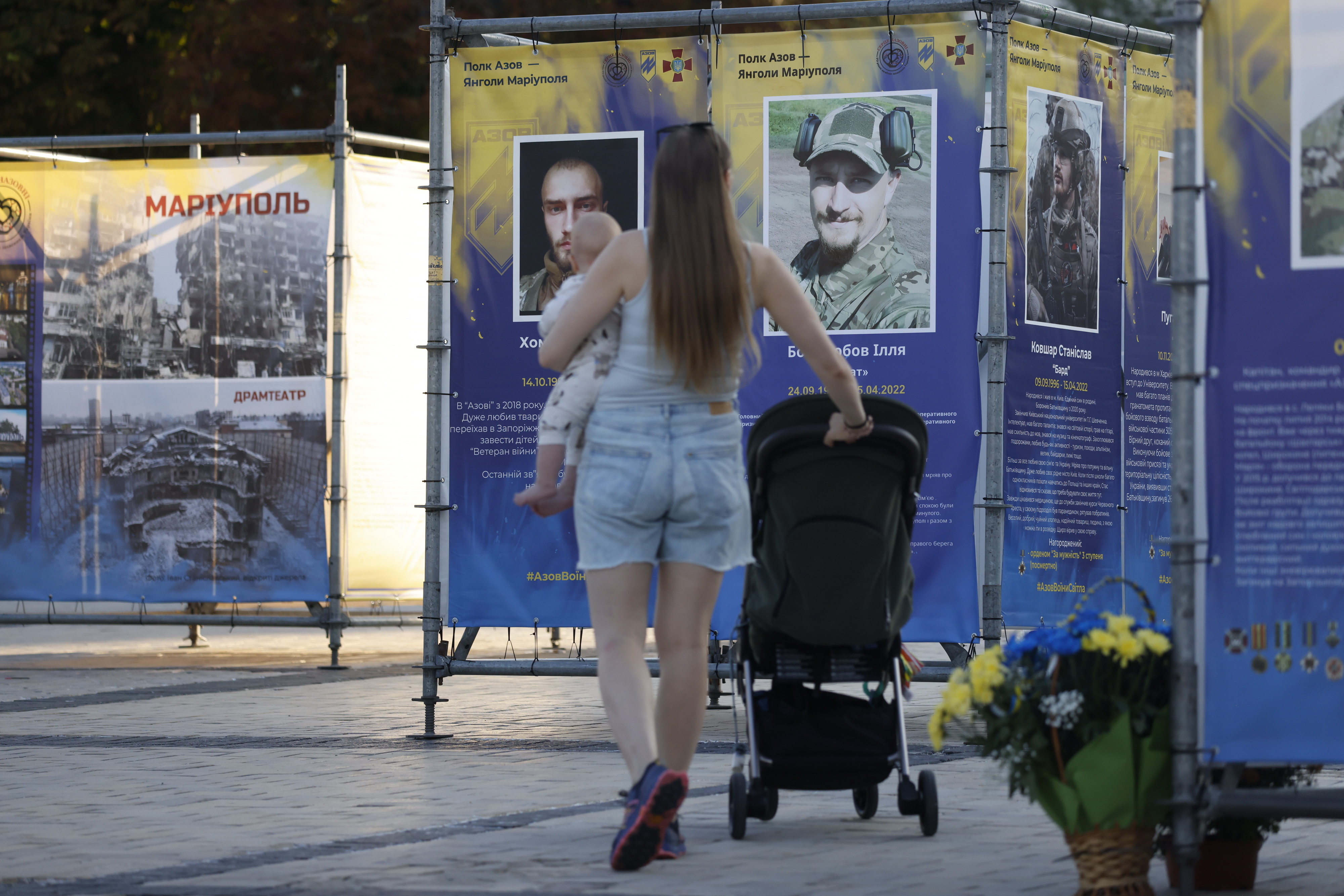 Киян запрошують на виставку «Воїни світла» з 520 історіями полеглих захисників - фото 2