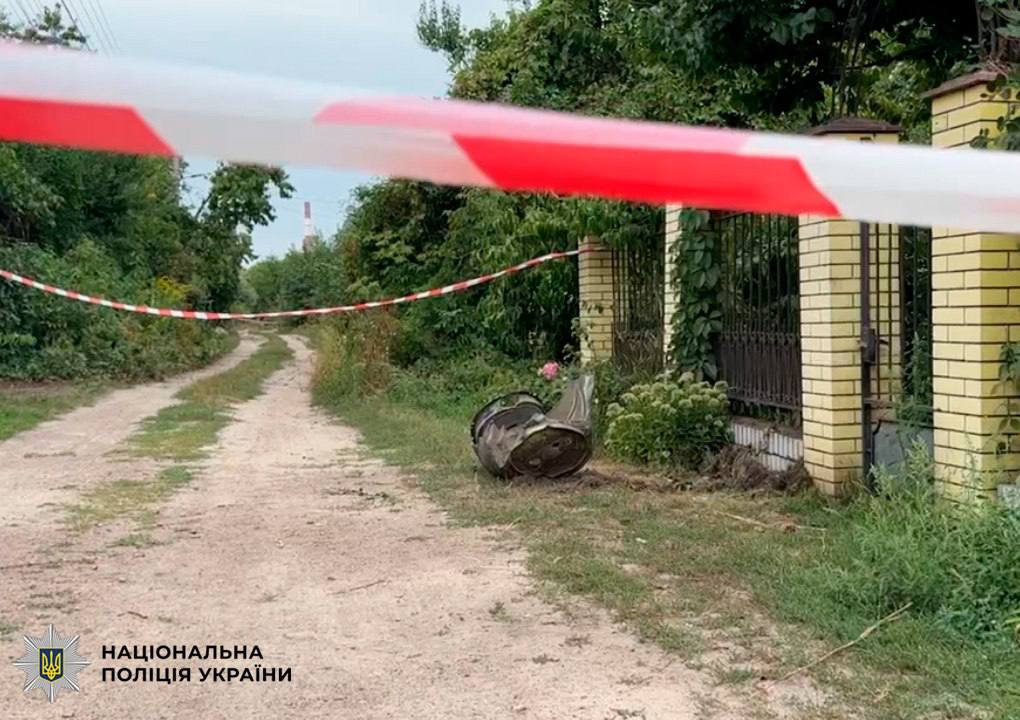 В Києві вибухотехніки знешкодили нездетоновану бойову частину російської ракети С-400