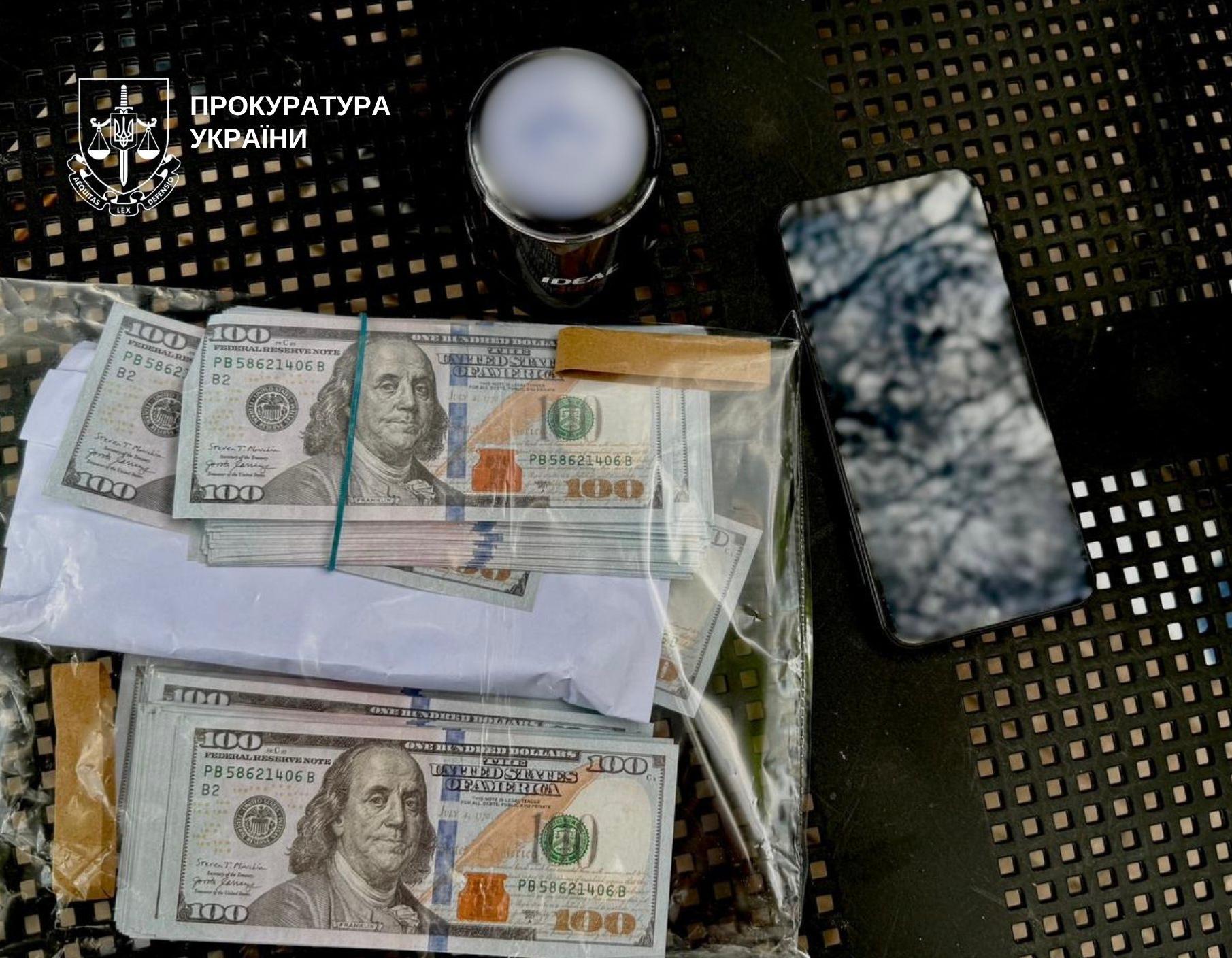 Обіцяв фіктивну інвалідність за 20 тисяч доларів: у Києві затримали колишнього міліціонера