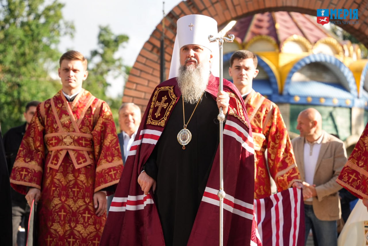 Мер Черкас отримав орден від митрополита Епіфанія - фото 2