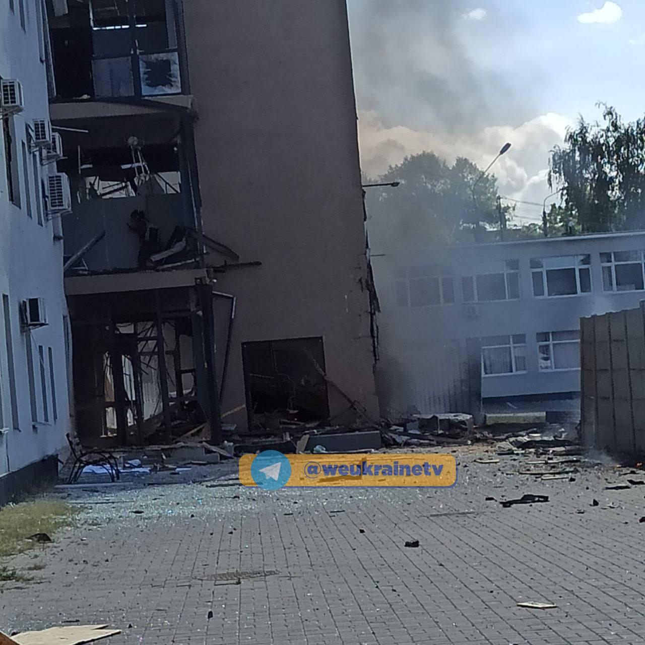 РФ вдарила по офісах телеканалу в Києві - фото 3