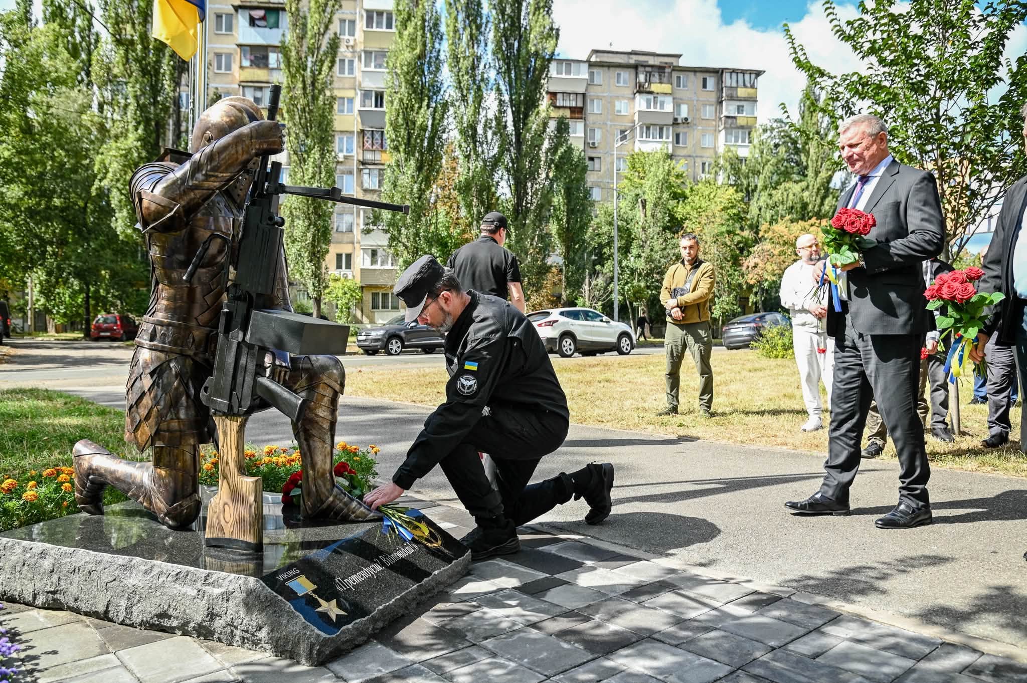 У Києві відкрили пам’ятник воїнам-розвідникам — Героям України