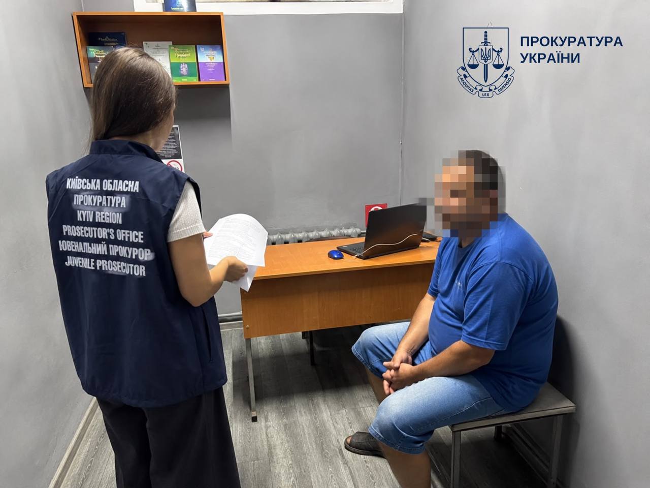 Ґвалтував маленьку падчерку аж поки вона не завагітніла: на Київщині повідомлено про підозру вітчиму