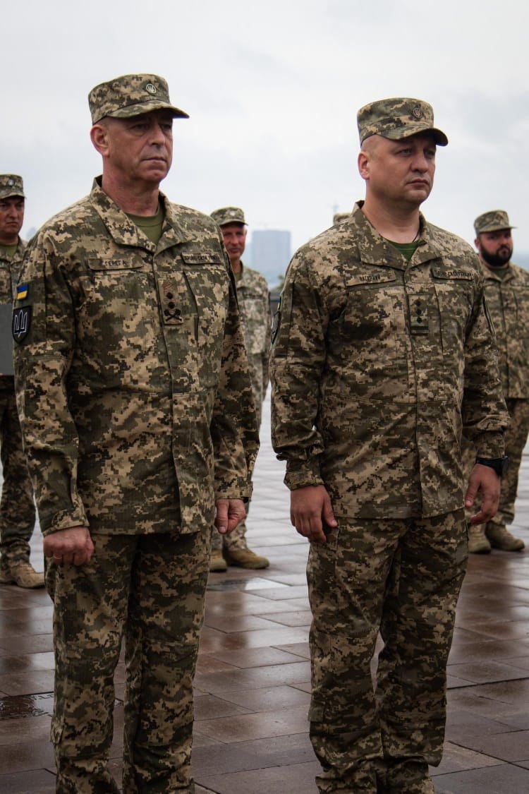 У Києві відкрили пам’ятний знак фахівцям військ радіаційного, хімічного та біологічного захисту ЗСУ - фото 4