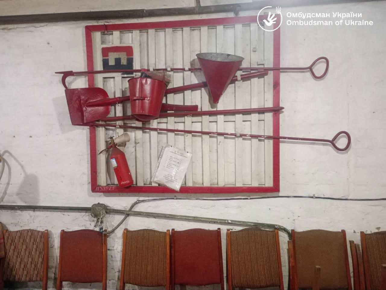 В укритті черкаського ліцею «ФІМЛІ» виявили порушення - фото 3