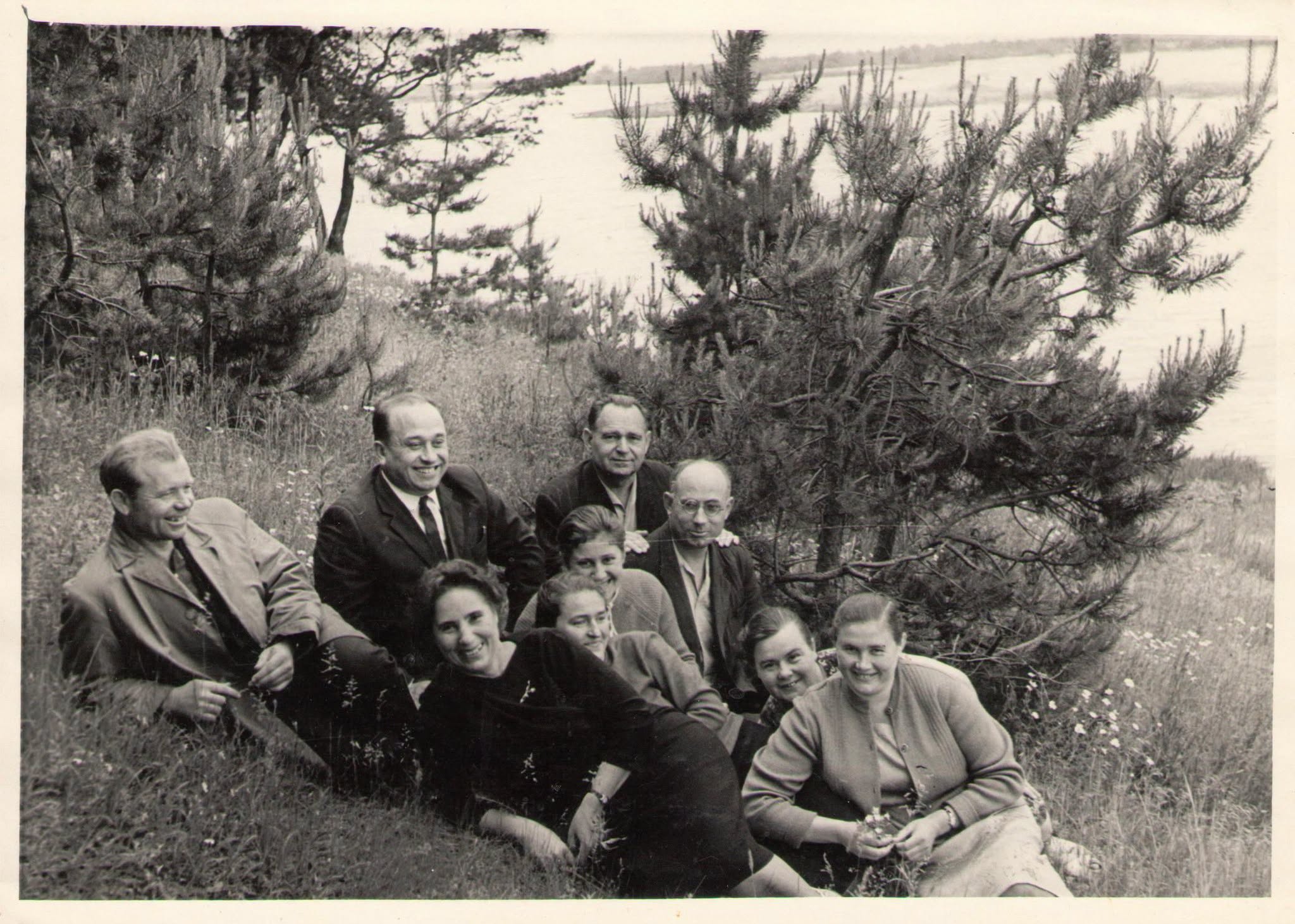 Показали рідкісні фото, як черкасці відпочивали у вихідні у 1950-1960-х роках - фото 3