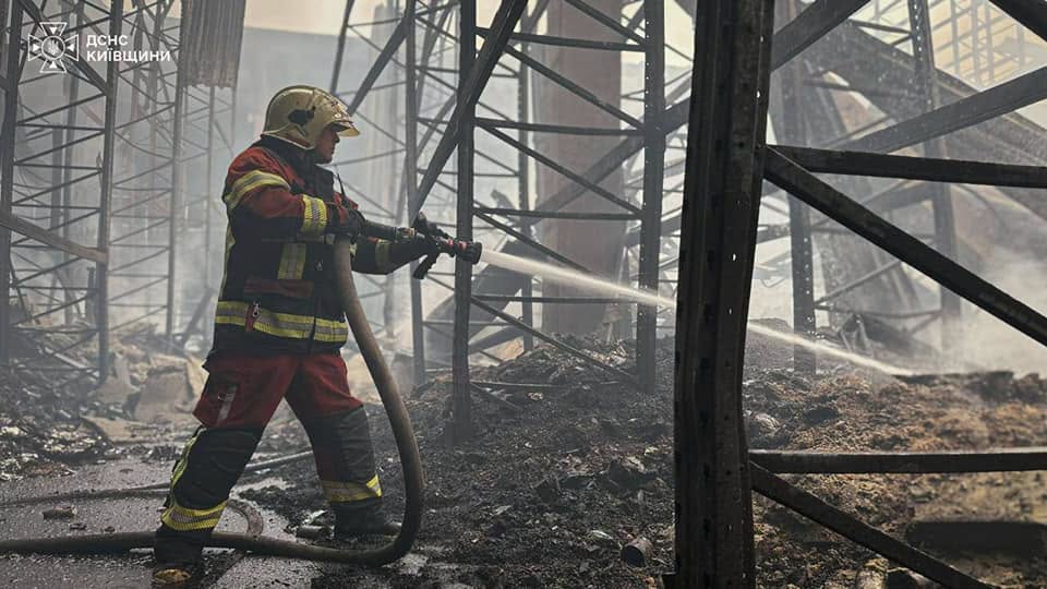На Київщині від ворожого удару загинули мама та двоє маленьких дітей