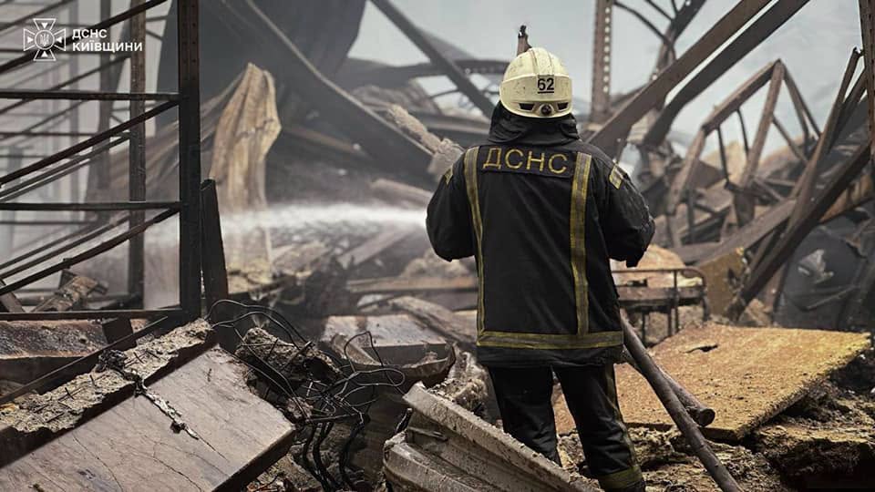 На Київщині від ворожого удару загинули мама та двоє маленьких дітей - фото 3