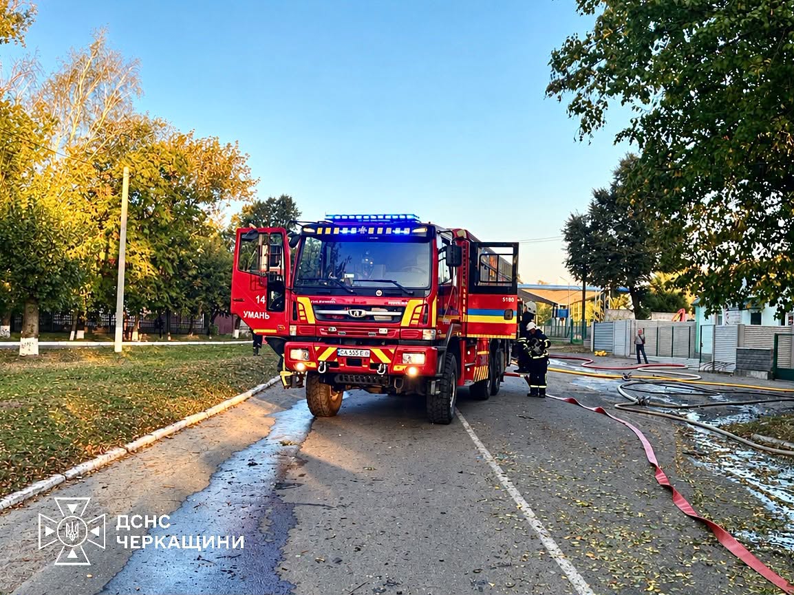 Приліт дрона на Черкащині: показали фото з наслідками обстрілу - фото 2