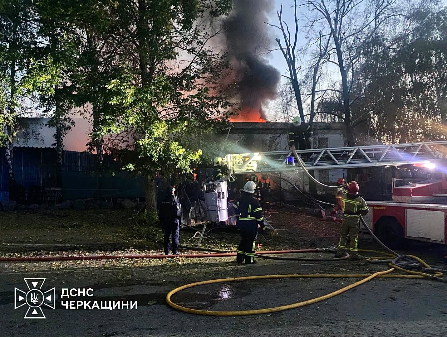 Приліт дрона на Черкащині: показали фото з наслідками обстрілу - фото 5