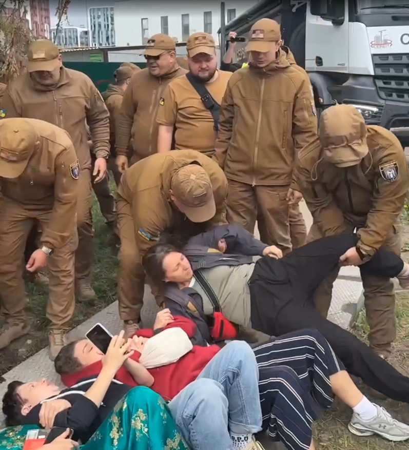 Сутички на Теремках у Києві: що відомо - фото 3