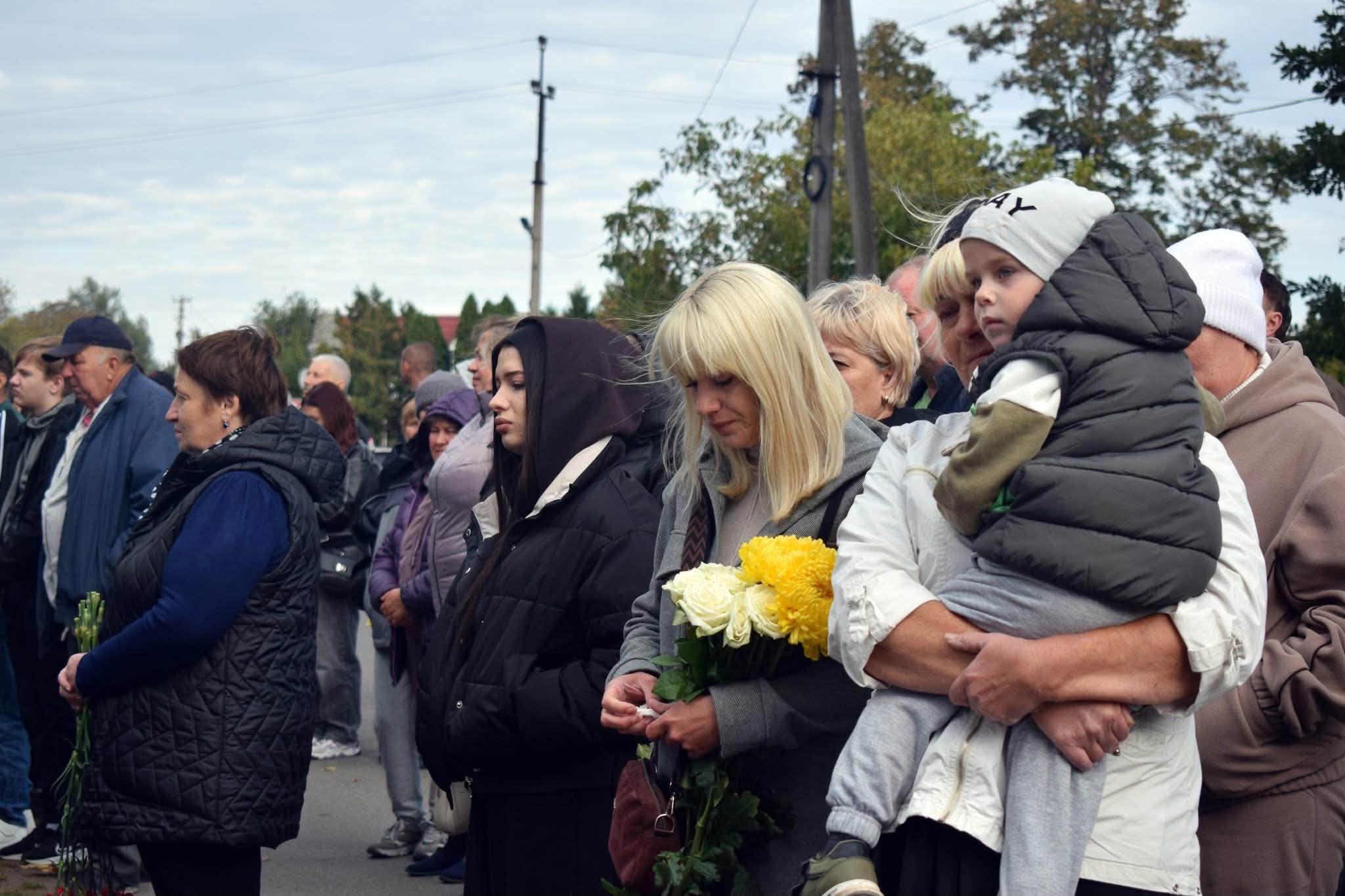 Портрети трьох загиблих воїнів відкрили у Христинівській громаді - фото 3