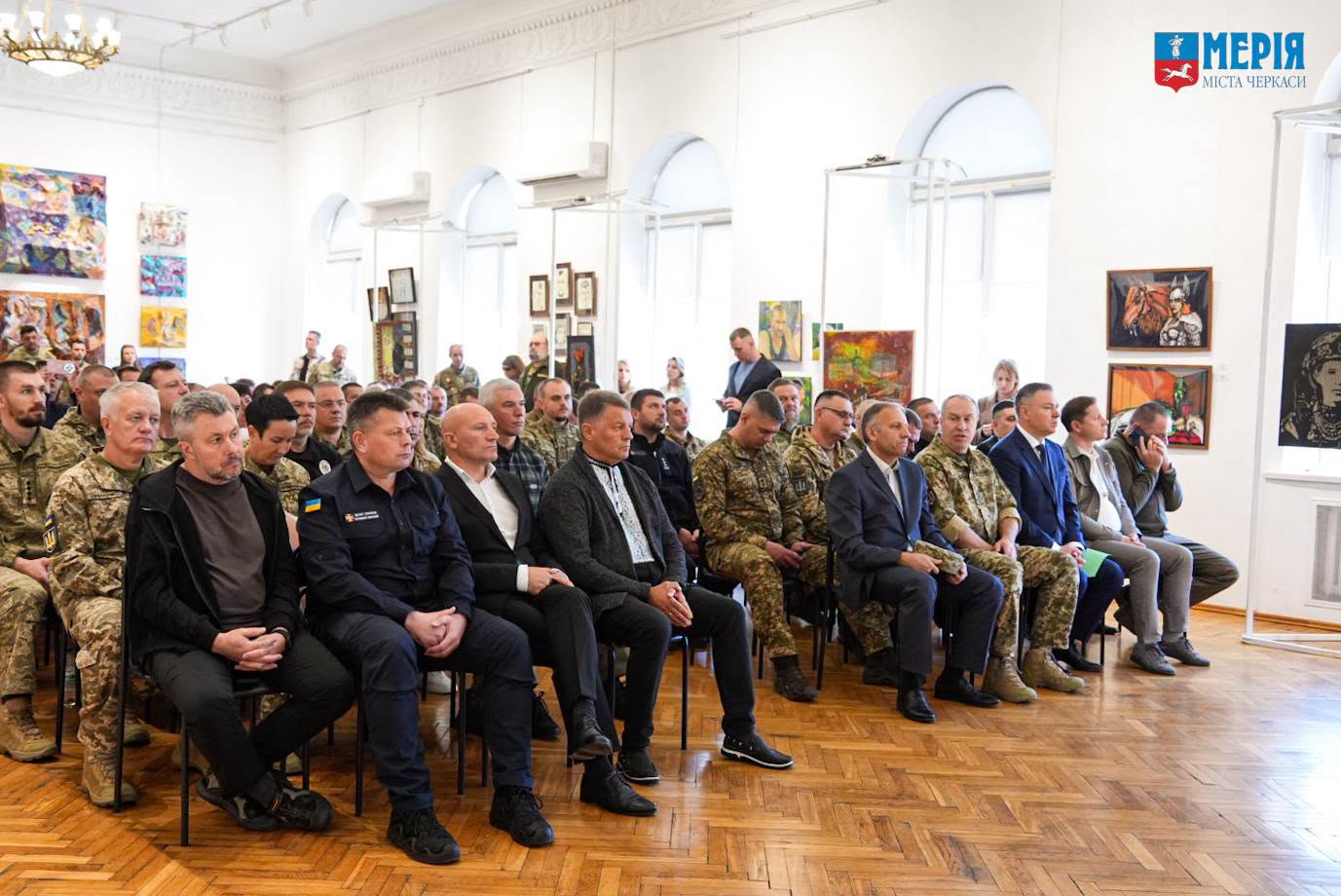 У Черкасах військових і волонтерів відзначили до Дня захисників і захисниць України - фото 6