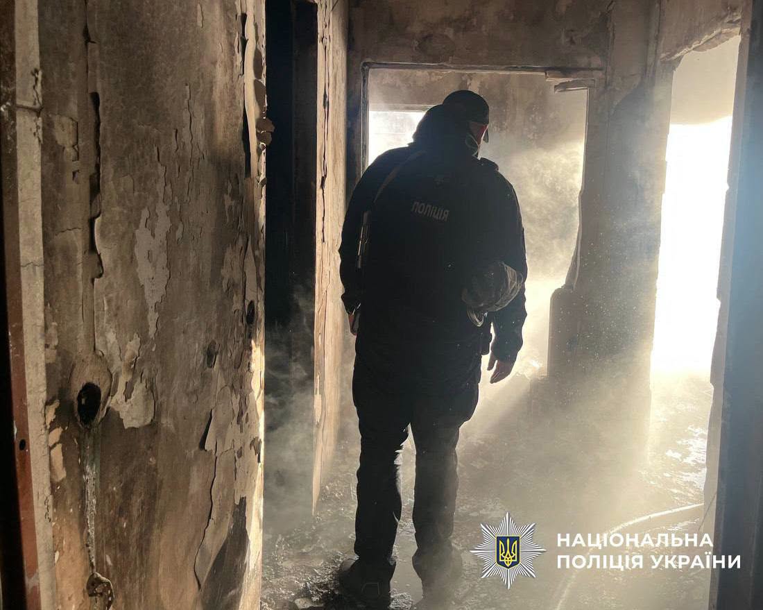 Поліція фіксує наслідки атаки в Дарницькому районі - фото 2