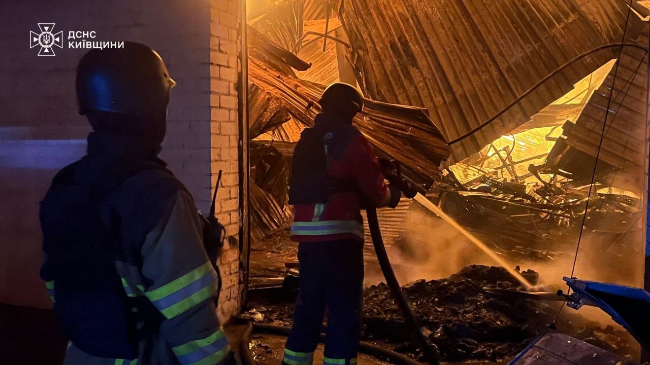 В Гостомелі постраждали 4 людини внаслідок атаки рф - фото 3