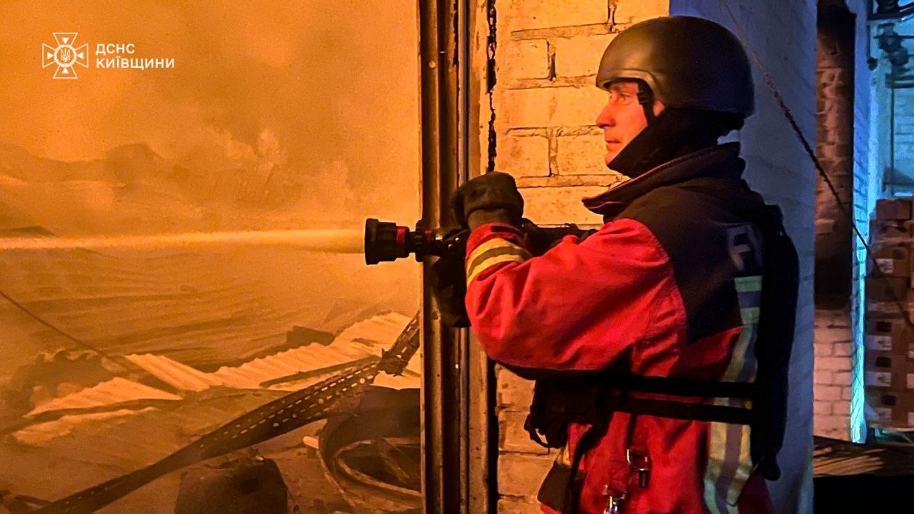 В Гостомелі постраждали 4 людини внаслідок атаки рф - фото 2
