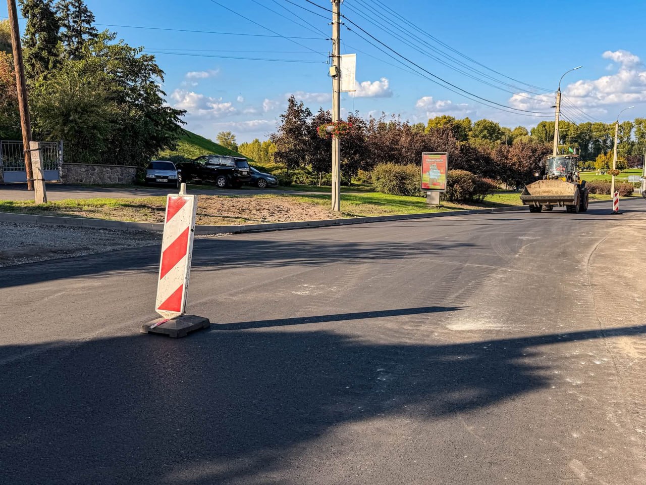 На Замковому узвозі ремонтують дорогу і тротуар - фото 2