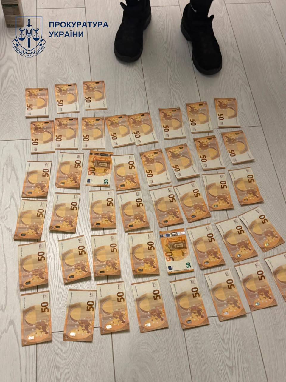 Утримували жінку, били та вимагали 40 тисяч євро: на Київщині повідомили про підозру подружжю - фото 2