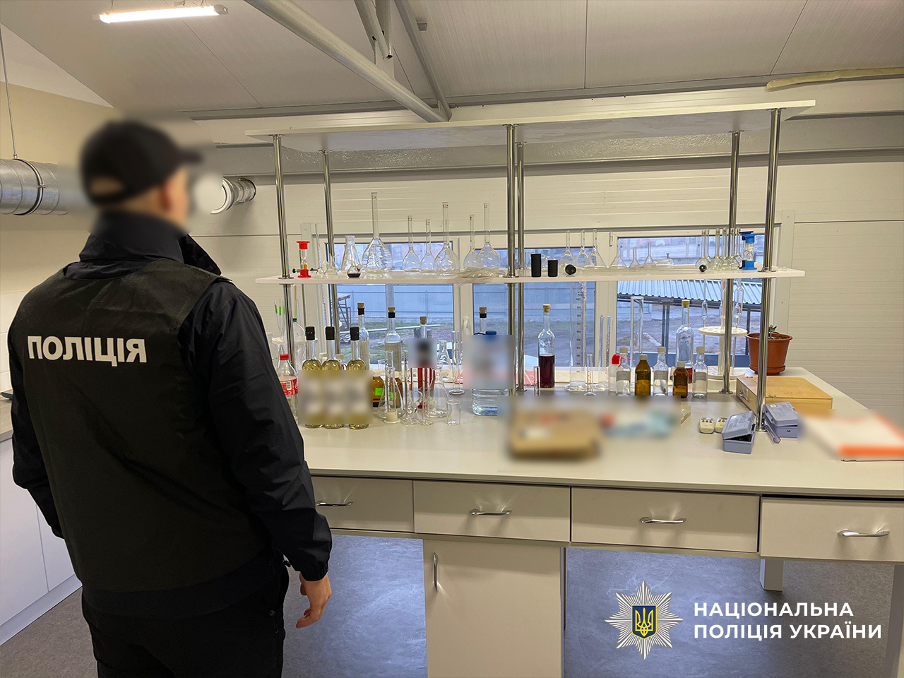 В Умані на території підприємства виготовляли «сурогат». Відео - фото 3
