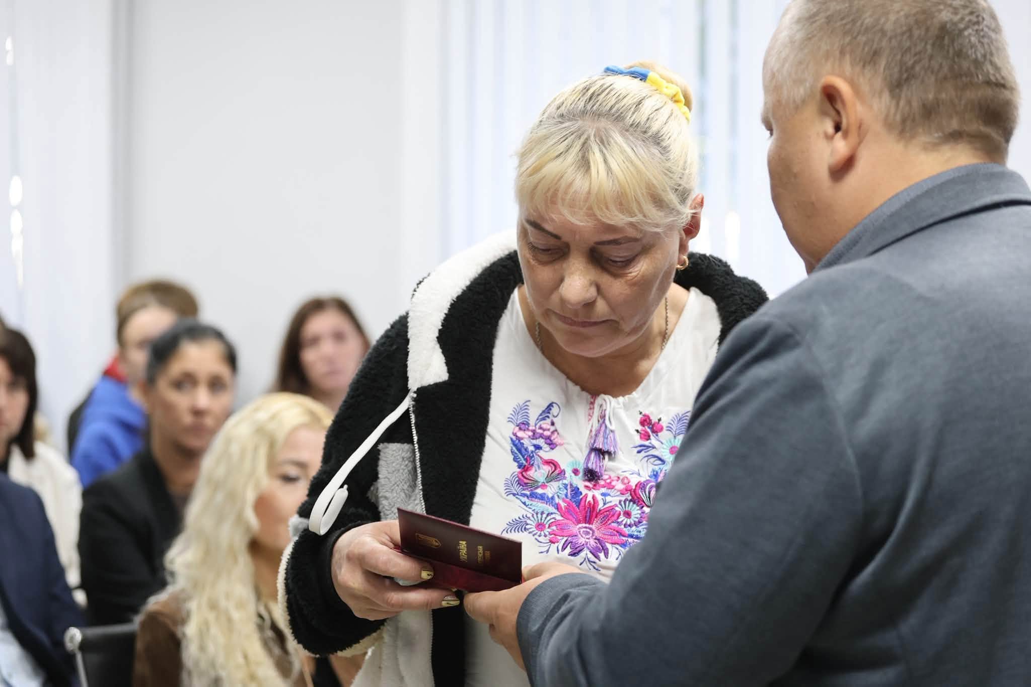 В Умані передали нагороди родинам загиблих воїнів - фото 2
