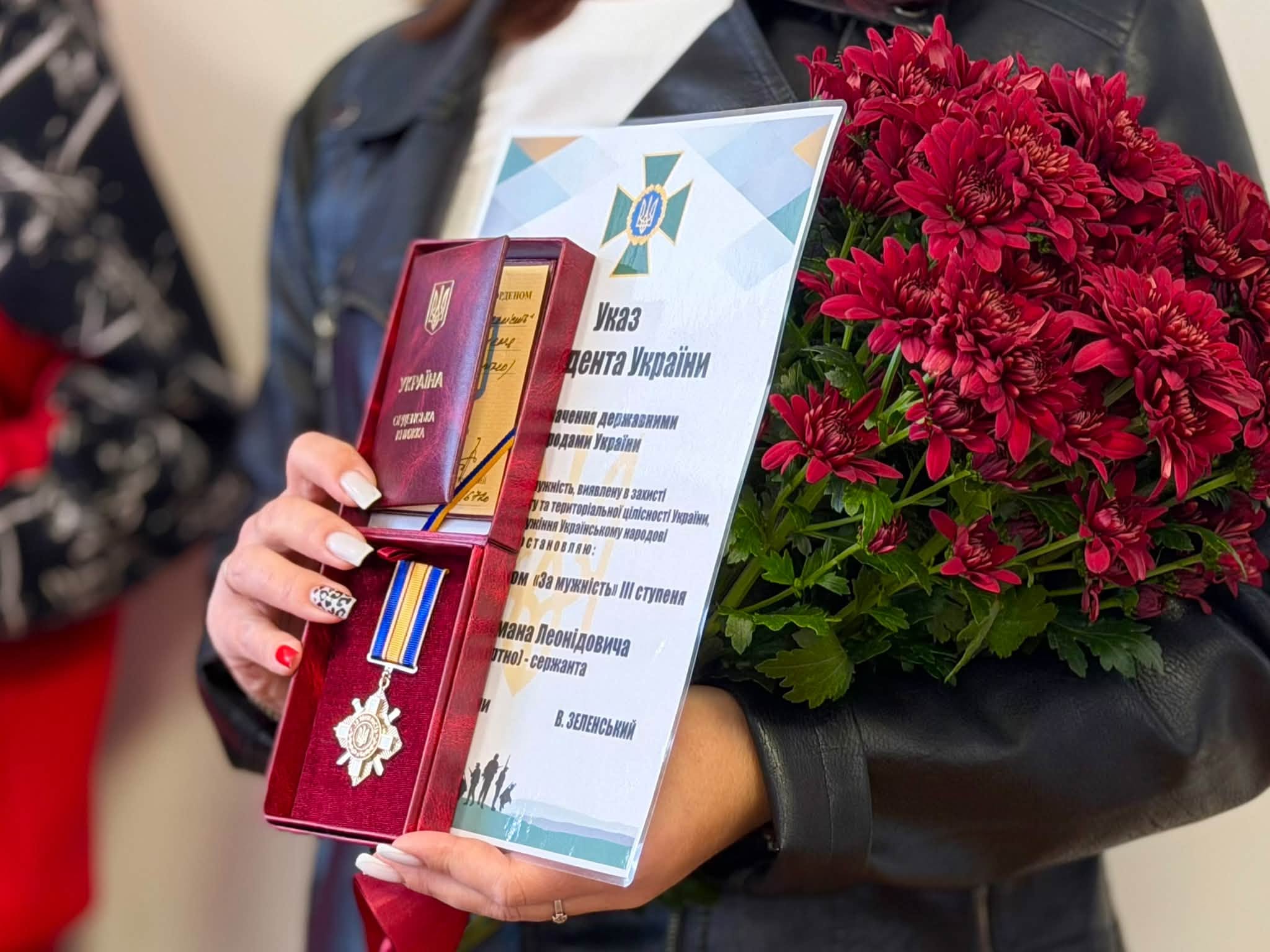У Смілі сім’ям загиблих прикордонників передали нагороди воїнів - фото 3