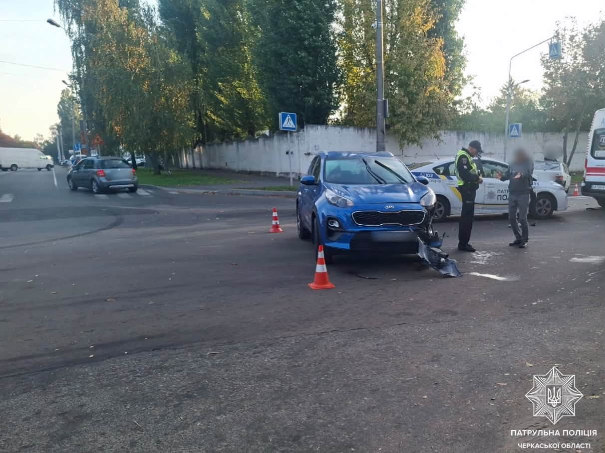 Аварія у Черкасах: автомобіль Kia не пропустив ВАЗ