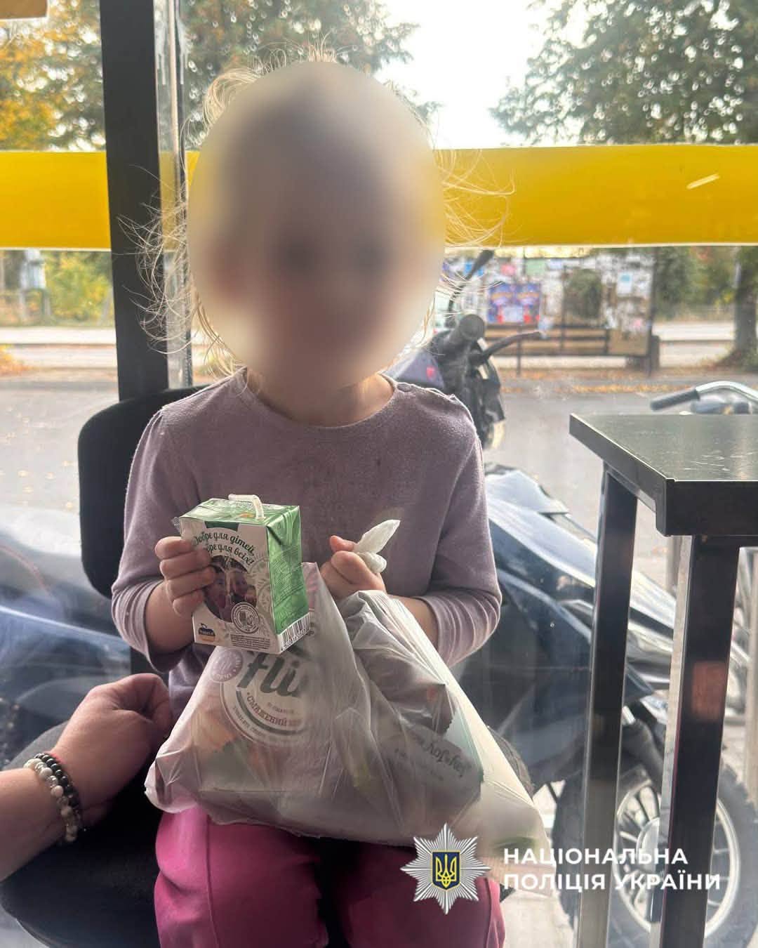 У Христинівці трирічну дитину відправили в магазин, поліцейські склали протокол на маму - фото 2