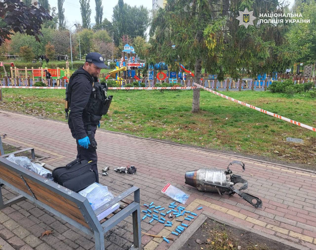 Обстріл Києва: в парку «Орлятко» є поранені - фото 2