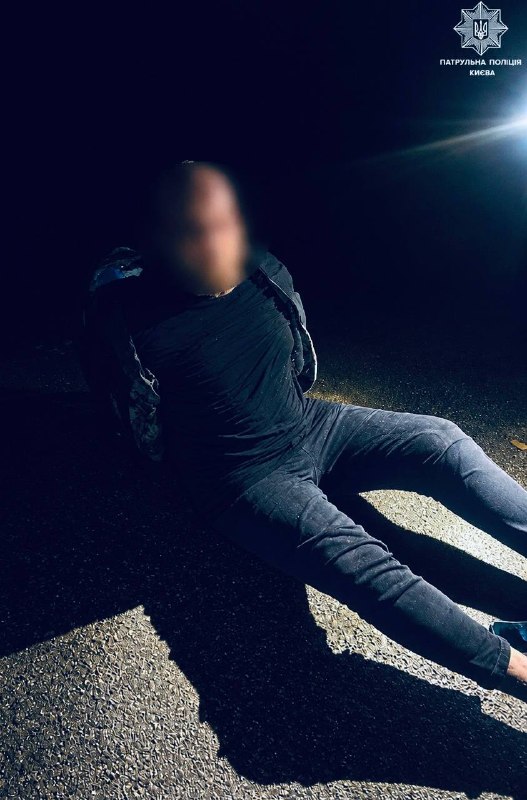 Стріляв у парку, щоб перевірити пістолет: у Києві затримали чоловіка
