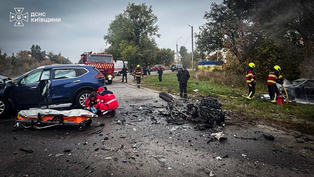 На Київщині внаслідок ДТП загинули двоє людей, ще двоє травмувалися
