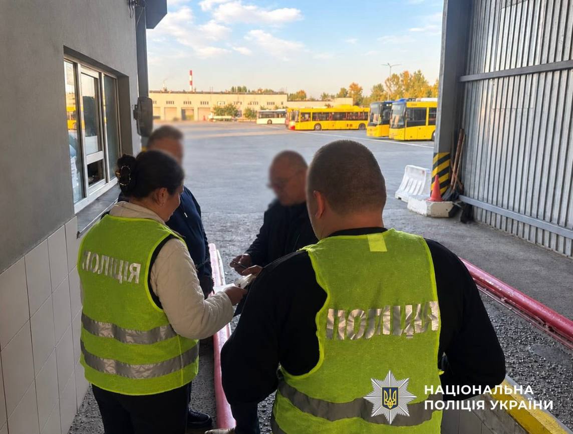 Через забруднення озера Алмазне в Києві гине риба: судитимуть посадовця «Київпастрансу» - фото 3