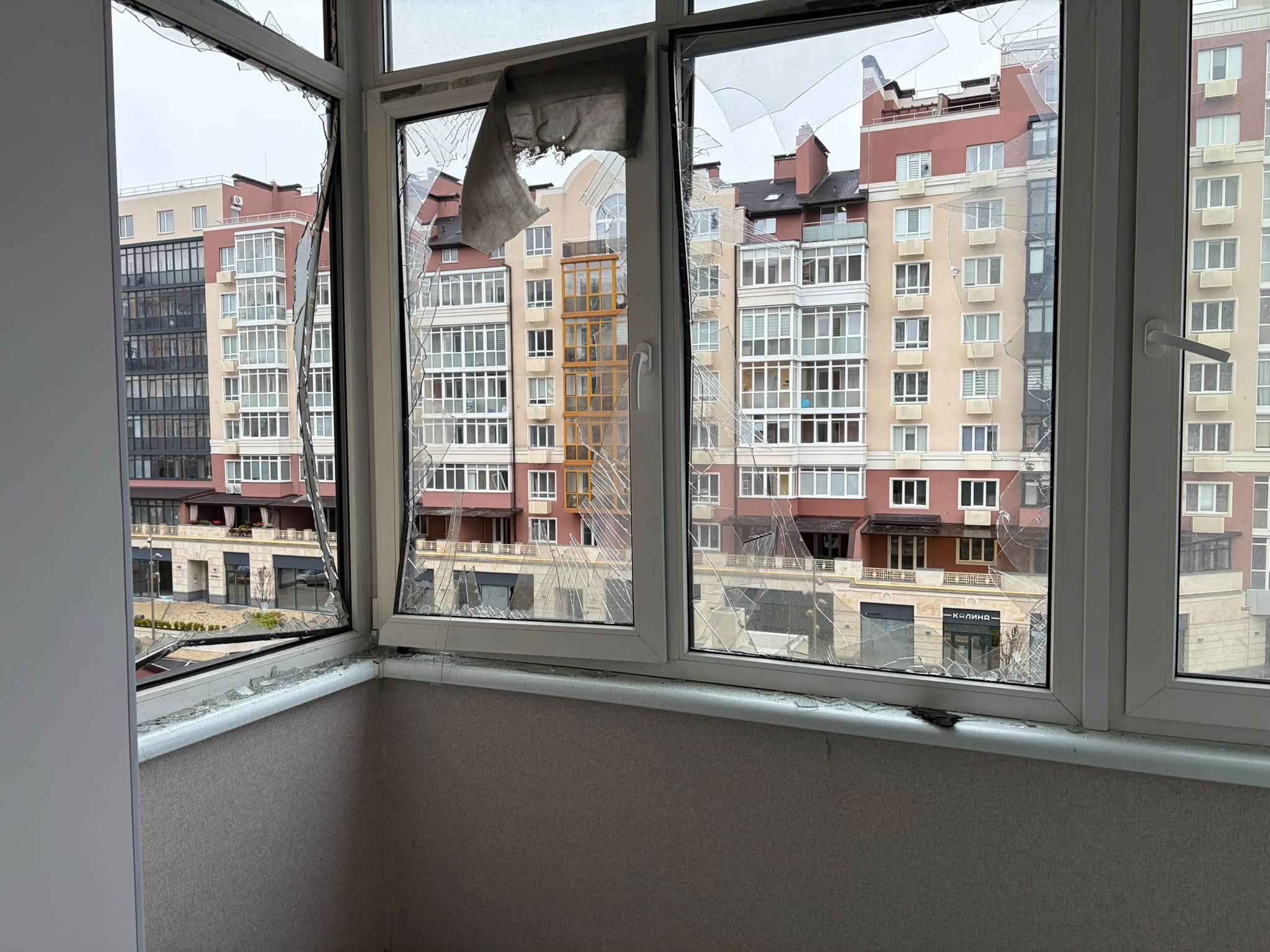 В Умані обстежують квартири, які постраждали внаслідок російського обстрілу