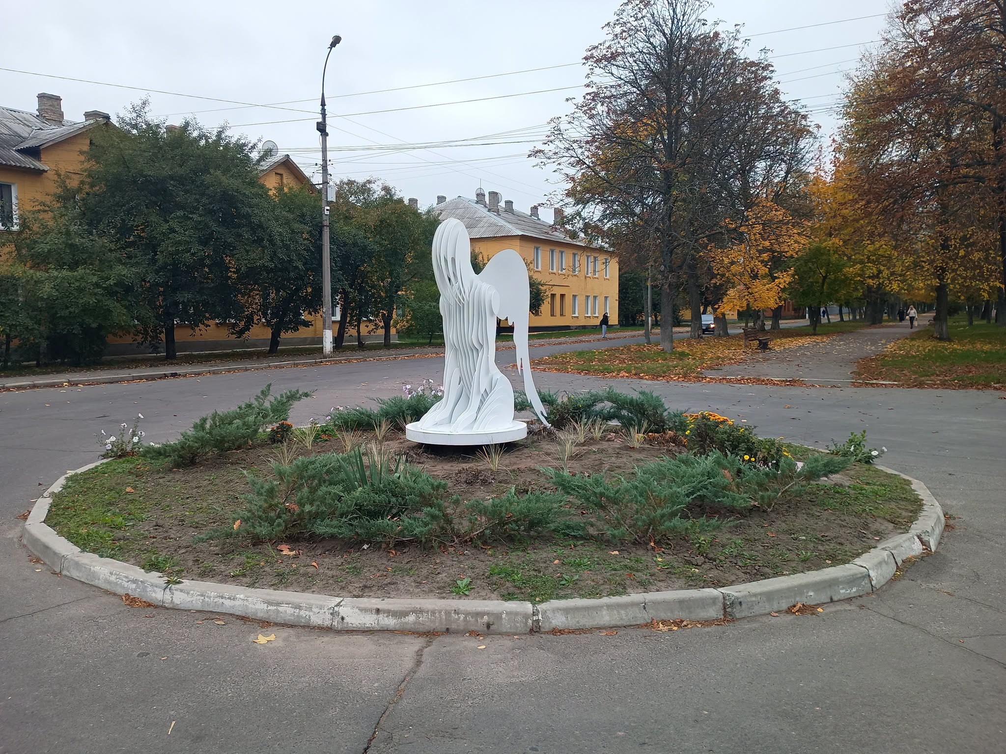 Скорботний ангел: арт-об’єкт поставили у Багачевому - фото 2