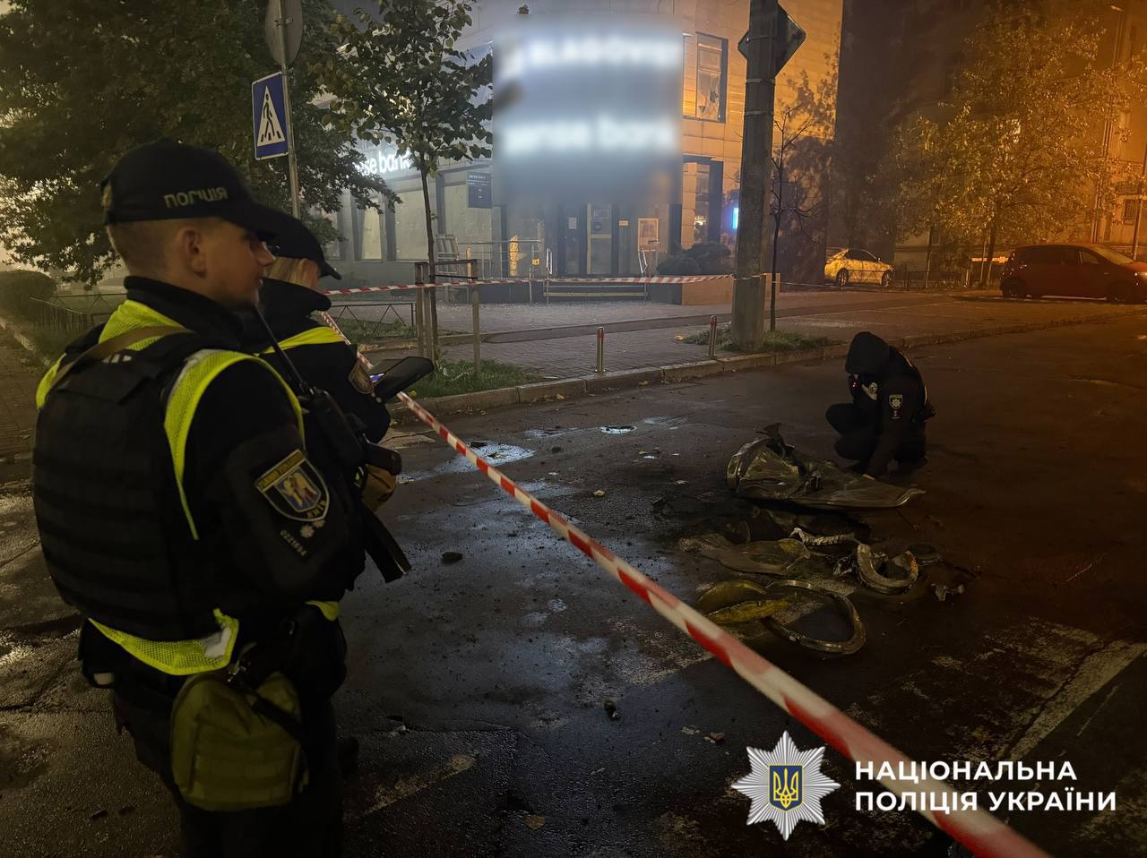 Одна людина загинула, 22 постраждали, серед них семеро дітей: поліція документує наслідки удару по Києву - фото 7