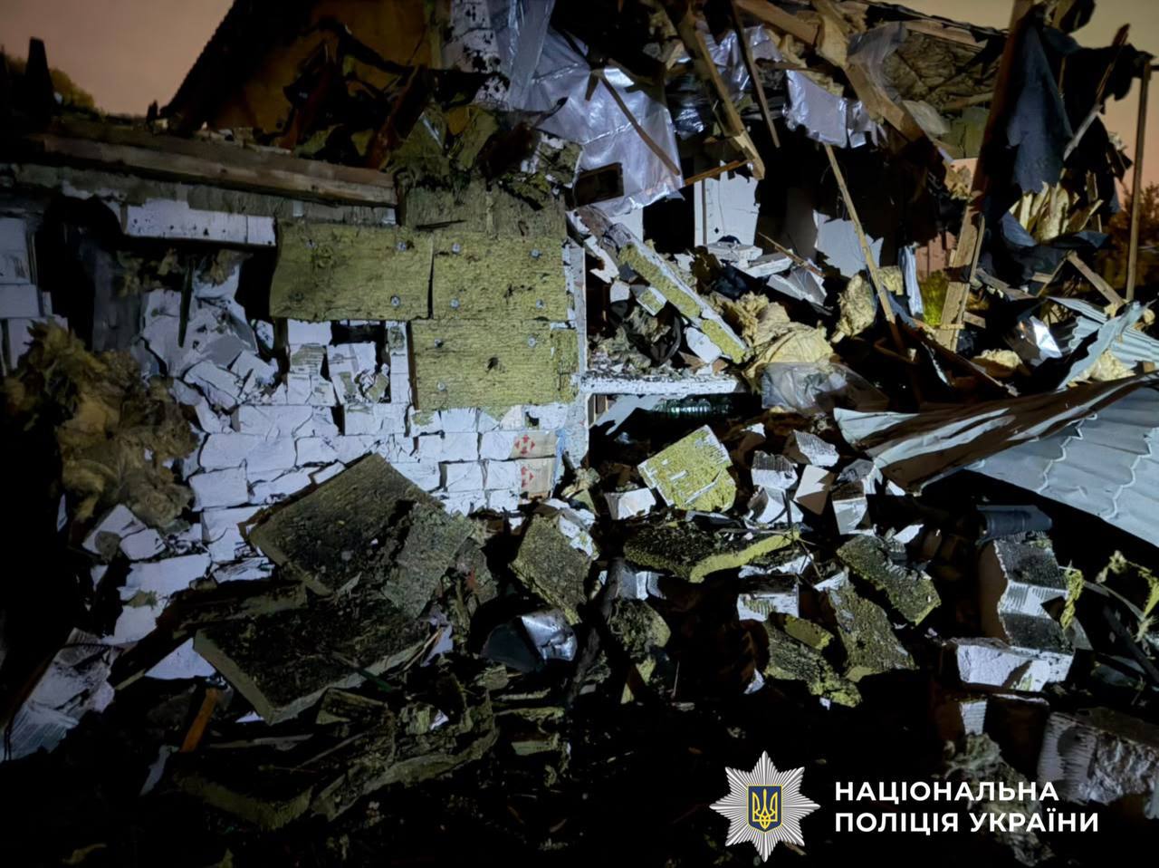 Одна людина загинула, 22 постраждали, серед них семеро дітей: поліція документує наслідки удару по Києву - фото 4