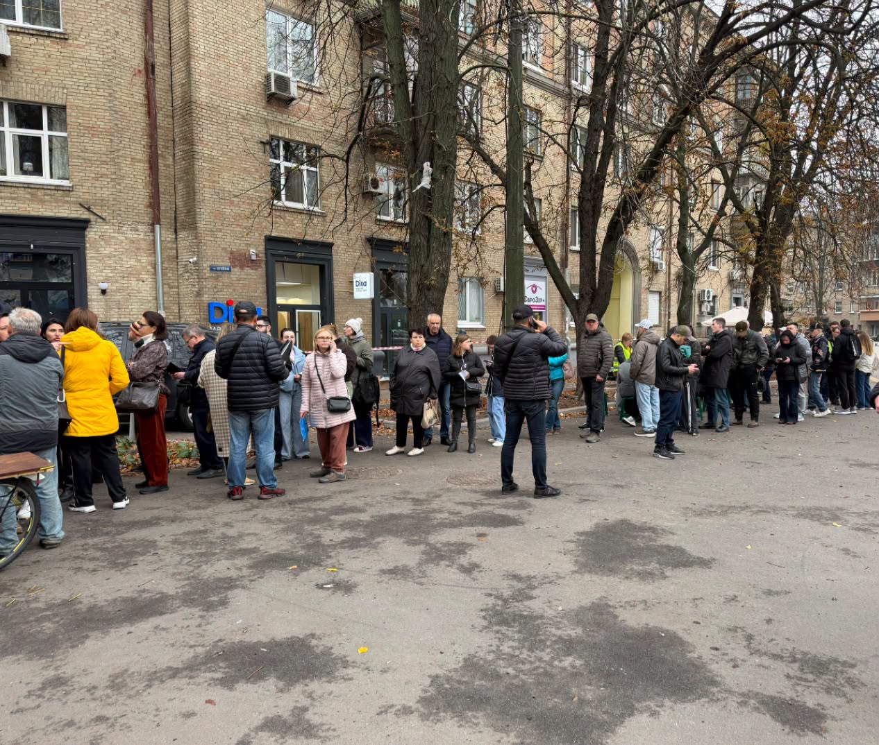 У Печерському районі Києва розгорнули штаб допомоги постраждалим від ворожої атаки - фото 2